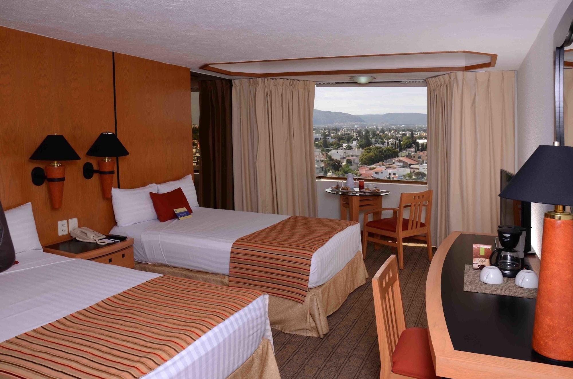 Hotel Guadalajara Plaza Ejecutivo Zapopan Bagian luar foto